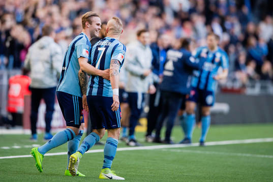Djurgårdens Gustav Engvall och Magnus Eriksson jublar