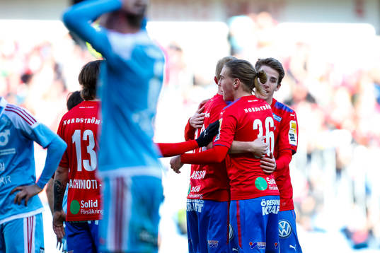 Helsingborgs Peter Larsson jublar