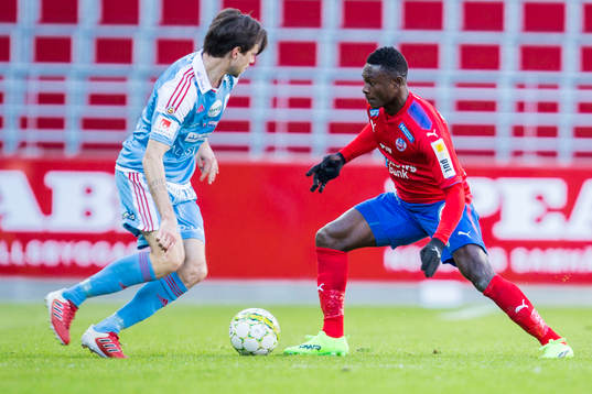 Helsingborgs Oke Akpoveta  i duell