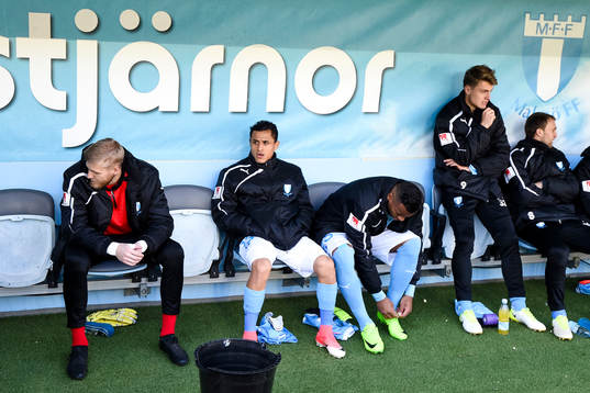 Malmö FFs Yoshimar Yotún på bänken före