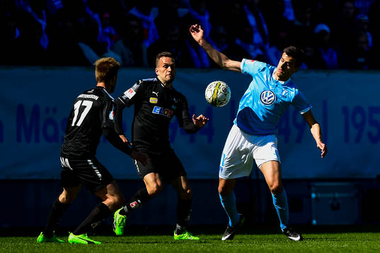 Malmö FFs Alexander Jeremejeff och Örebros Logi