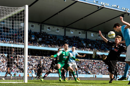Malmö FFs Alexander Jeremejeff oroar mot Örebros Martin