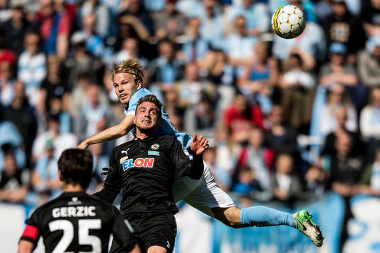 Malmö FFs Oscar Lewicki och Örebros Filip Rogic