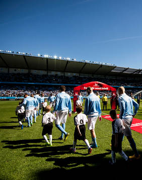 Malmö FFs spelare gör entré på Swedbank Stadion