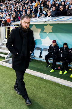 Örebros tränare Alexander Axén deppar