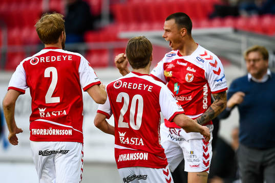 Kalmars Melker Hallberg och Carl Johansson jublar