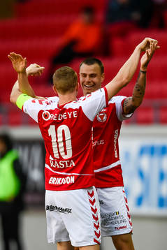 Kalmars Melker Hallberg och Tobias Eriksson  jublar