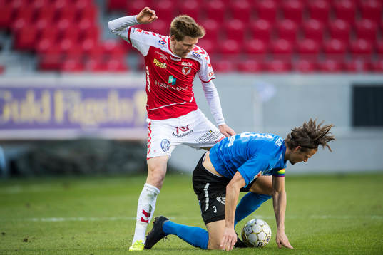 Kalmars David Elm och Halmstads Fredrik Liverstam