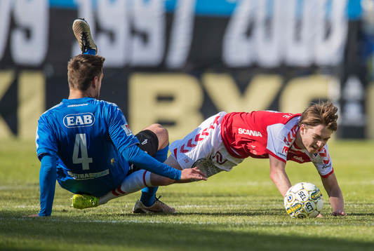 Kalmars Carl Johansson och Halmstads Ivo Pekalski