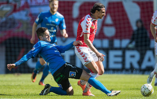 Kalmars Mahmoud Eid  och Halmstads Ivo Pekalski