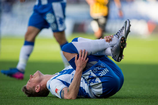 IFK Göteborgs Sören Rieks liggande