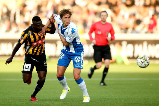 Häckens Alhassan Kamara och IFK Göteborgs Thomas Rogne