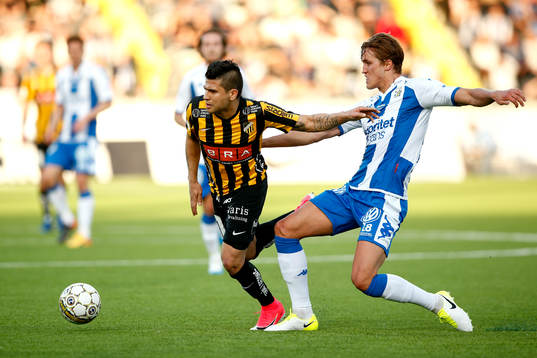 Häckens Paulinho och IFK Göteborgs Thomas Rogne