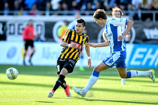 Häckens Paulinho och IFK Göteborgs Thomas Rogne