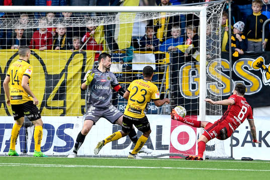 Östersunds Jamie Hopcutt gör 2-3