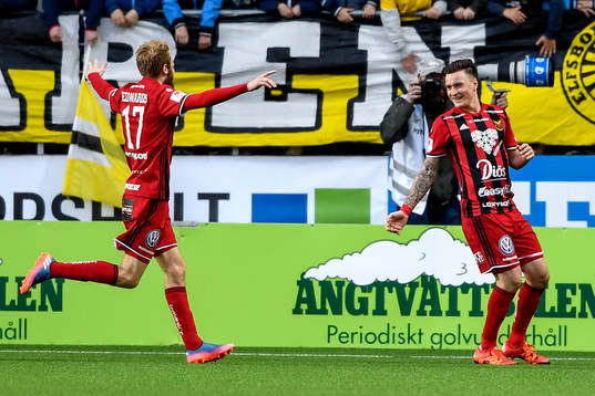 Östersunds Jamie Hopcutt jublar