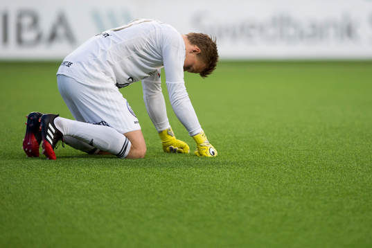 Östersunds målvakt Andreas Andersson deppar