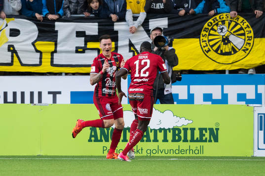 Östersunds Jamie Hopcutt jublar