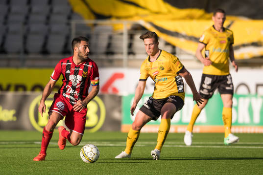 Elfsborgs Simon Olsson och Östersunds Fouad Bachirou