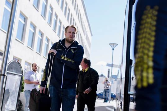 påväg till bussen