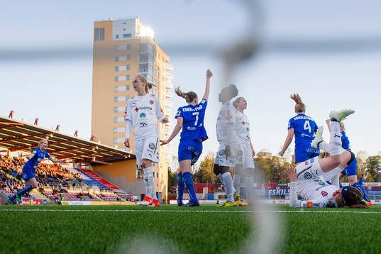 Eskilstunas Petra Andersson och Glodis Perla Viggosdottir