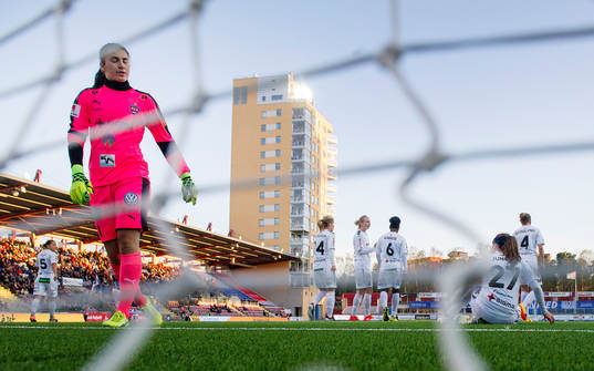 Rosengårds målvakt Zecira Musovic, Emma Berglund, Anita