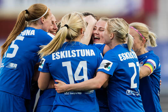 Eskilstunas spelare jublar
