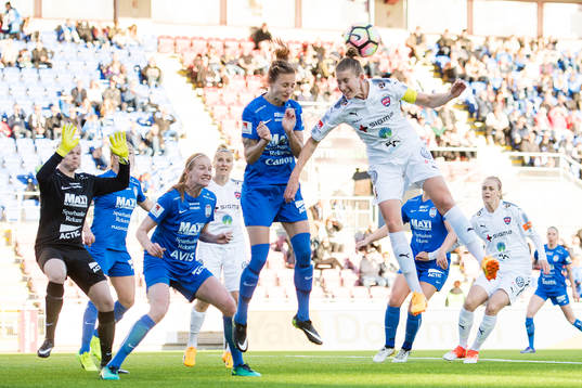 Eskilstunas Nathalie Björn och Rosengårds Emma Berglund i