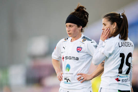 Rosengårds Ella Masar McLeod och Iva Landeka