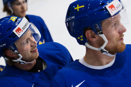 Elias Lindholm och Gabriel Landeskog