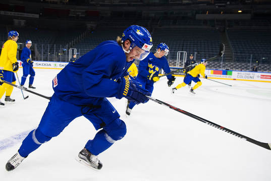 Elias Lindholm