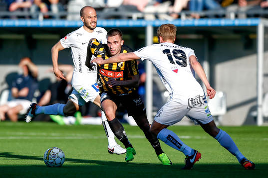 Häckens Egzon Binaku och Sirius Christer Gustafsson
