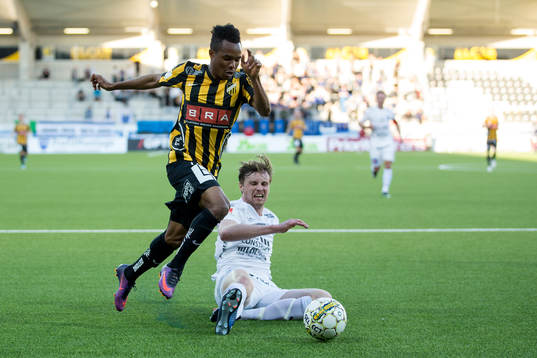 Häckens Nasiru Mohammed före Sirius Daniel Jarl