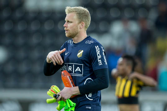 Häckens målvakt Peter Abrahamsson deppar