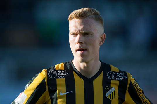 Häckens David Engström innan fotbollsmatchen i