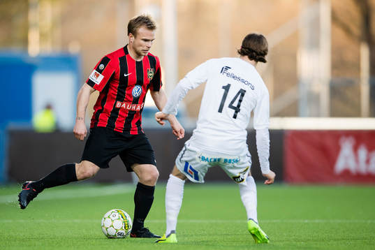 Brommapojkarnas Christopher Brandeborn mot Östers Robin