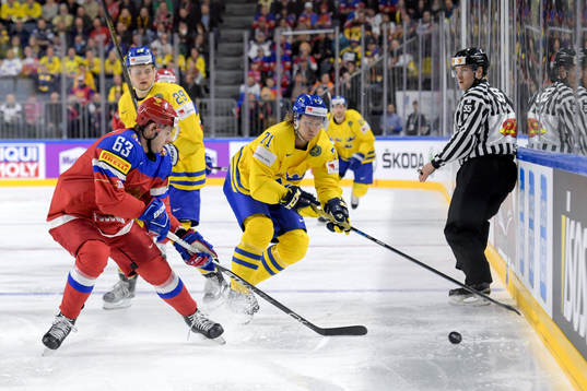 Rysslands Evgeni Dadonov och Sveriges William Nylander och