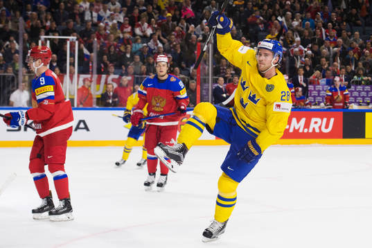 Sveriges Elias Lindholm jublar