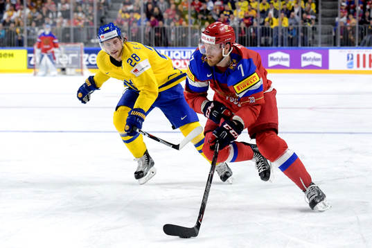 Sveriges Elias Lindholm och Rysslands Ivan Telegin