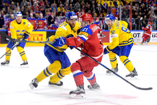 Sveriges Victor Hedman och Rysslands Alexander Barabanov