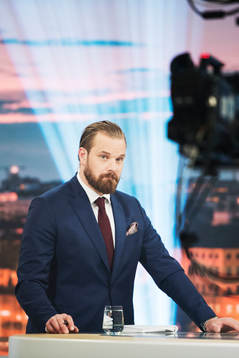 Sanny Lindström i studion