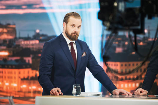 Sanny Lindström i studion