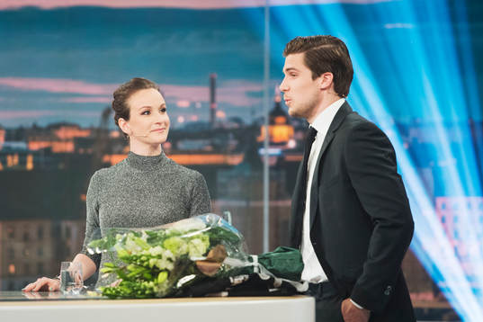 Lena Sundqvist och Henrik Tömmernes i studion