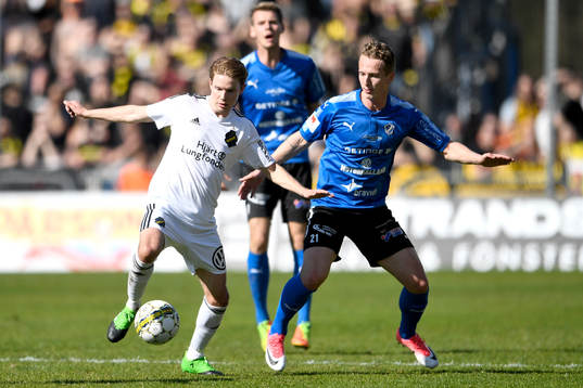 s Johan Blomberg och Halmstads Andreas Bengtsson