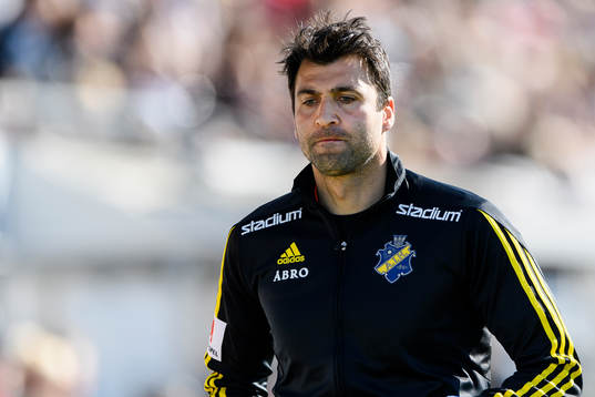 s målvakt Kyriakos Stamatopoulos värmer upp