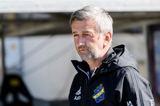s assisterande tränare Nebojsa Novakovic