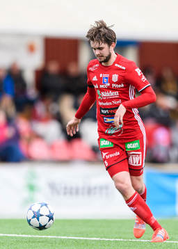 Piteås Johan Hedström med bollen