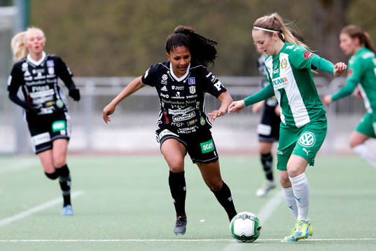 Piteås Madelen Janogy och Hammarbys Cathrine Dahlström