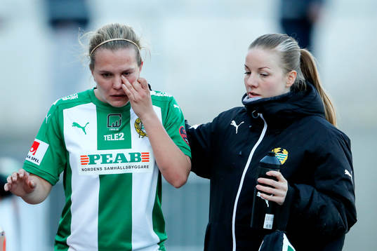 Hammarbys Frida Sjöberg kliver av skadad