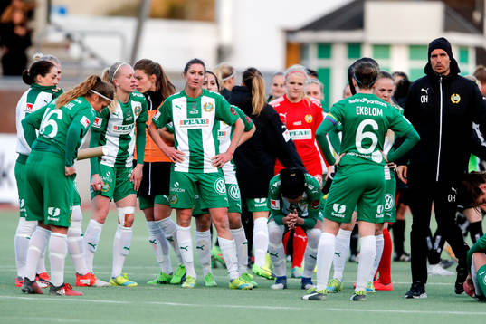 Hammarbys Madeleine Tegström deppar med lagkamraterna